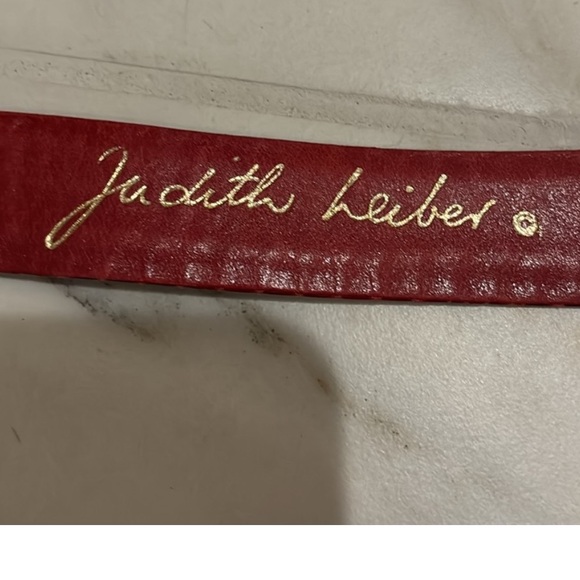 $495 JUDITH LIEBER for SAKS FIFTH AVENUE Red Snakeskin Belt with Gold Hardware - Picture 4 of 5